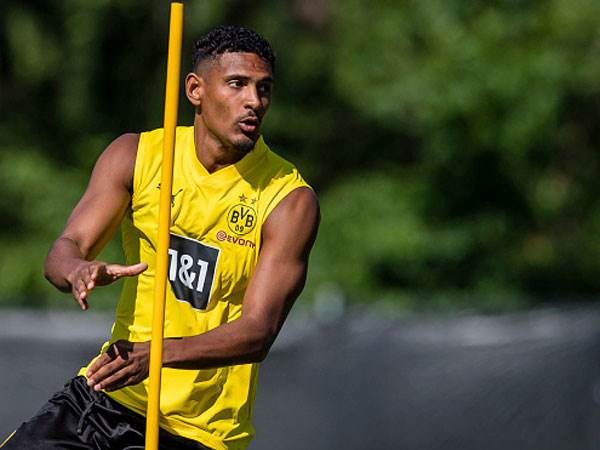 רק בריאות (Photo by Alexandre Simoes/Borussia Dortmund/Getty Images)