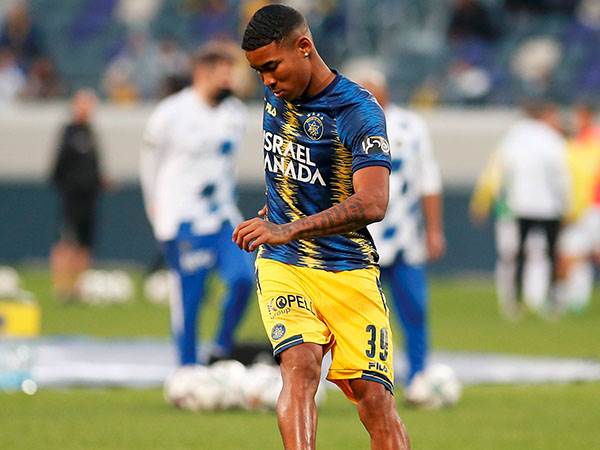 מתאמן לבדו. גררו (אלן שיבר)