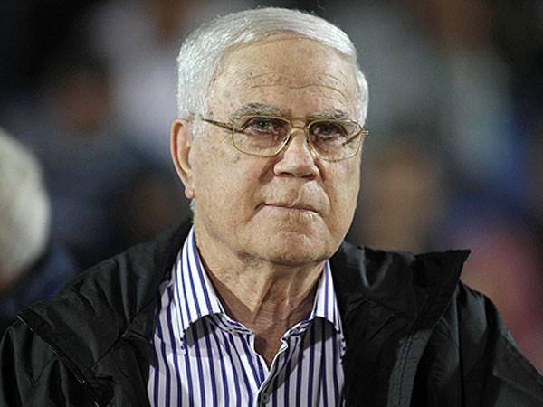 "תדאגו לאוהדים, לא לאינטרסים". שחר (אלן שיבר)