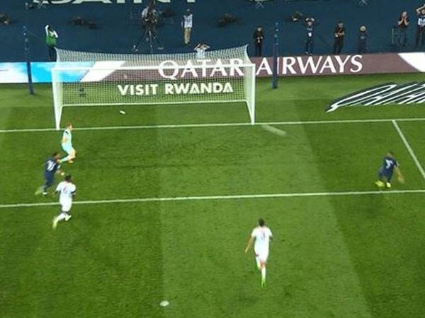 קיבל מחמאות למרות משחק חלש. אמבפה (GETTY)