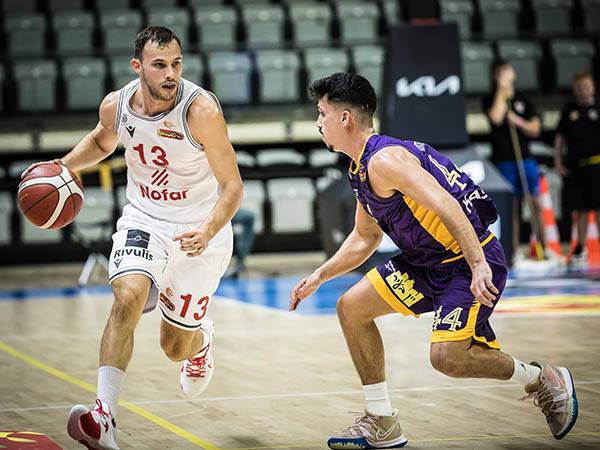 מחצית ראשונה נהדרת (מנהלת הליגה, עודד קרני)