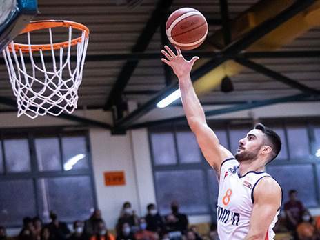 "קשה בלי הקפטן". קררה (עודד קרני)