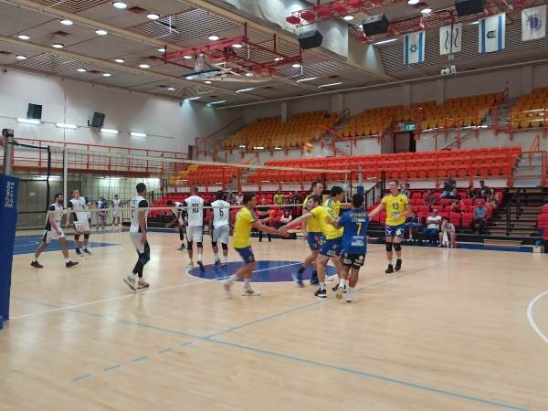 קבוצת הגברים של מכבי תל אביב איבדה מערכה, אבל לא את המשחק (מכבי "יעדים" תל אביב)