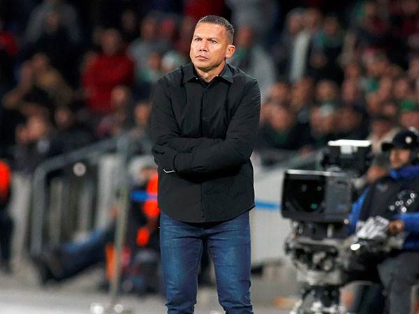 מחכה לג'אבר. ברק בכר (צילום: אלן שיבר)