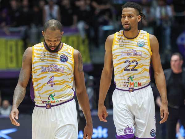 שחקני חולון מאוכזבים (דני מרון)