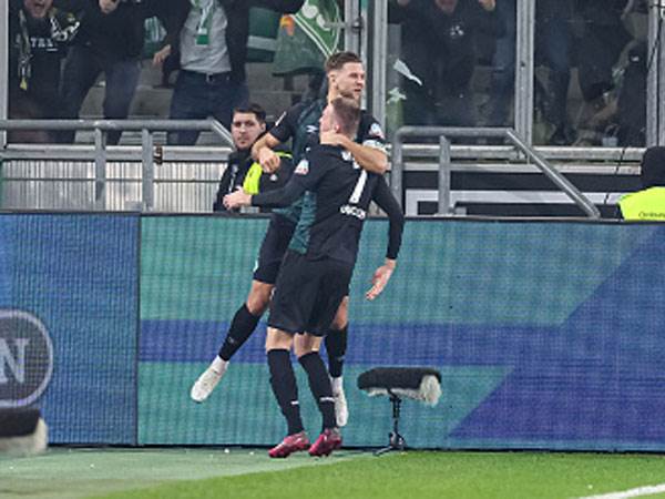 דוקש חוגג צמד ו-2:2 (Getty)