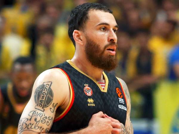 "התנהג יפה מאוד במשחק השלישי". ג'יימס (צילום: אלן שיבר)