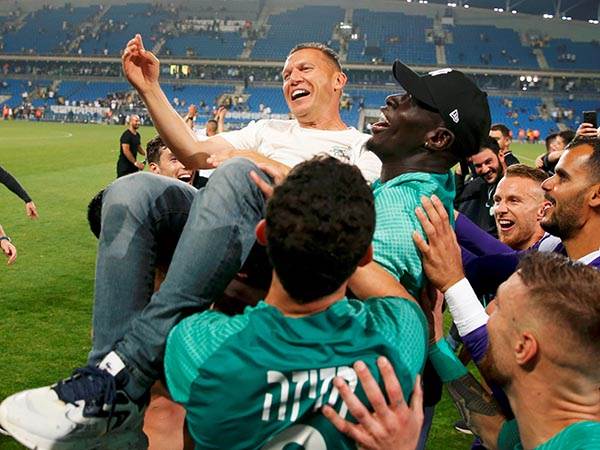 אלופה, ובצדק (אלן שיבר)