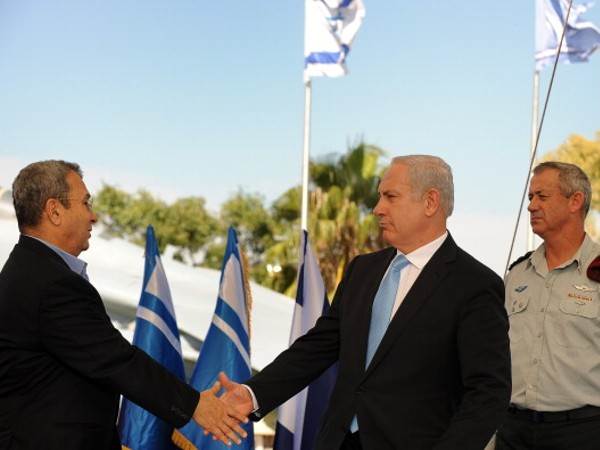 בני גנץ, ברק ונתניהו. תמונה שנראית דמיונית כיום (Getty)