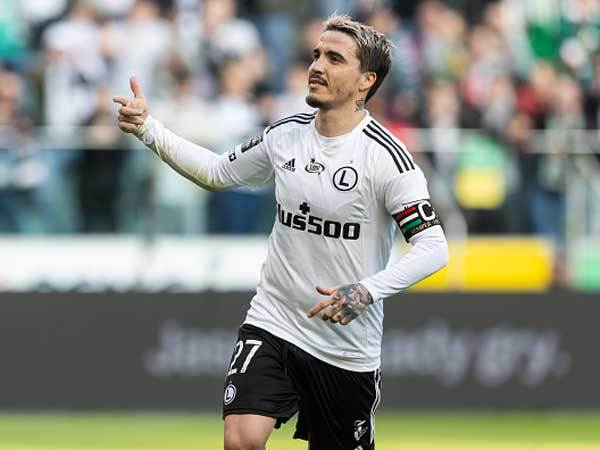 "מוזר כשלא מקללים אותי" (GETTY)