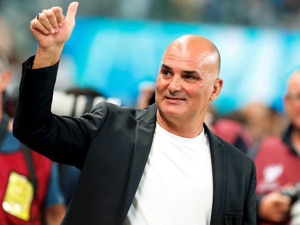 "לא הייתי רוצה שנשחק בשבת". חזן (אלן שיבר)