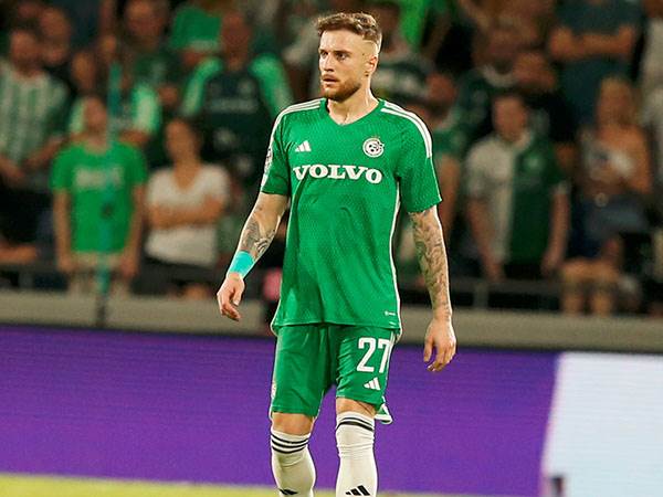 ישוב לעמדת המגן השמאלי. קורנו (צילום: אלן שיבר)