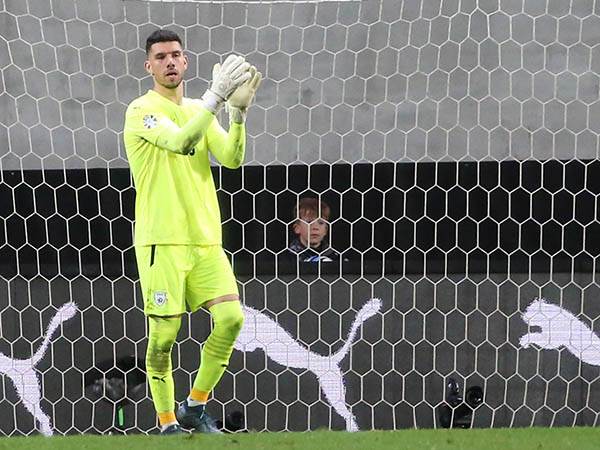 העניק שקט (אודי ציטיאט)