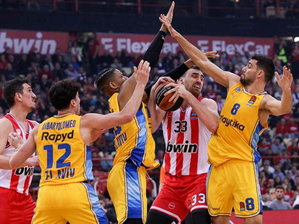 מכבי ואולימפיאקוס התנגדו (GETTY)