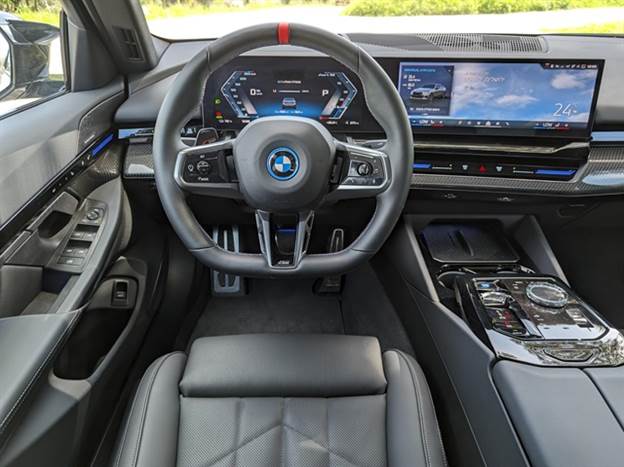 מצב "ספורט" בבורר מצבי הנהיגה הופך אותה לכמעט ברוטאלית