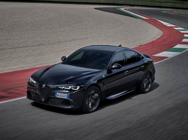 אלפא רומיאו ג'וליה תלתן סופר-ספורט: רק 2 הגיעו לישראל