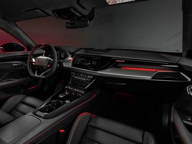 תא הנוסעים בגרסת ה-RS