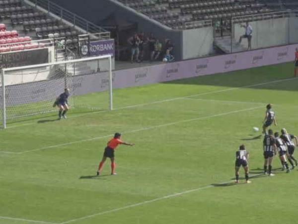 פנדל מושלם של הפורטוגלית