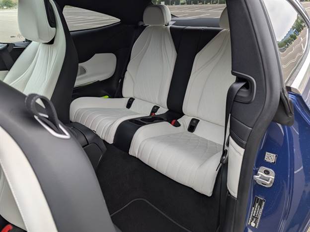 המס מגיע בדמות מושב אחורי צנוע