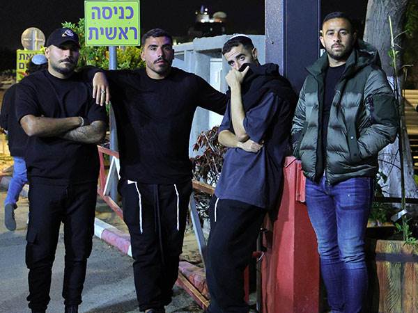 בקבוצה יבדקו מי מסוגל לשחק (אלן שיבר)