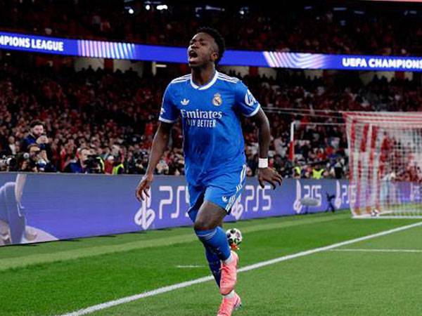 עם שער גדול (GETTY)