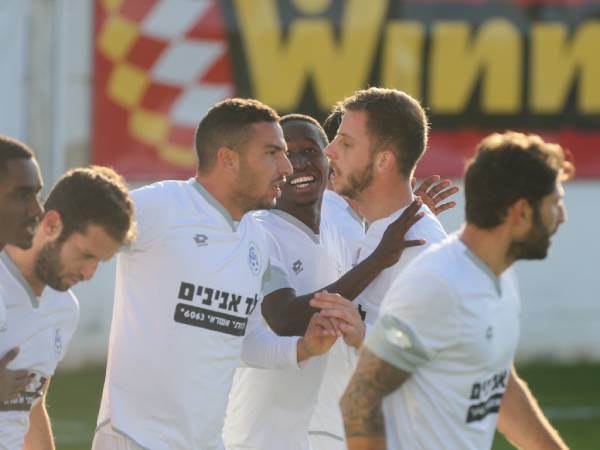 באבו חוגג עם רייכרט ואבוחצירא (נמרוד גליקמן)