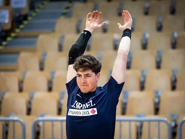 (FIBA)