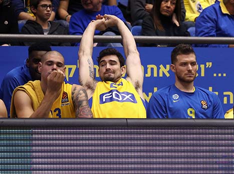 הספסל משליך על הקבוצה כולה (אלן שיבר)