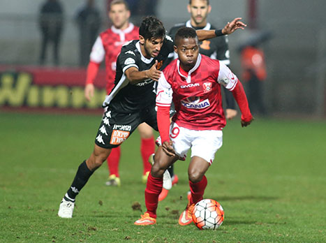 ביקורת על הצבתו בהרכב. וורו (צילום: יוסי שקל)