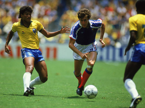 פרננדס במדי נבחרת צרפת. מתגעגע לכדורגל