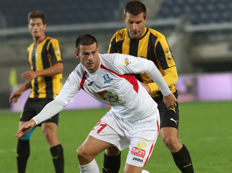 יובאנוביץ' במדי עכו. בדרך לאשקלון? (דני מרון)