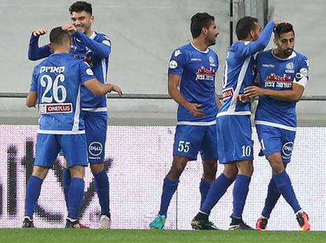 "יש בנו משהו מיוחד" (יוסי שקל)