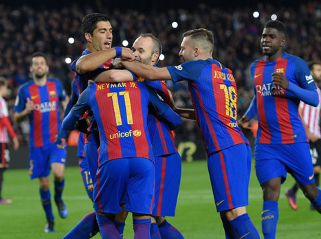 מחזיקת הגביע עדיין פה