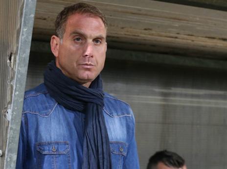 מתקשה לחלץ את העגלה מהבוץ. קשטן (סוכנות ג'יני)