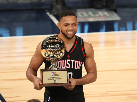 אריק גורדון עם הגביע (getty)