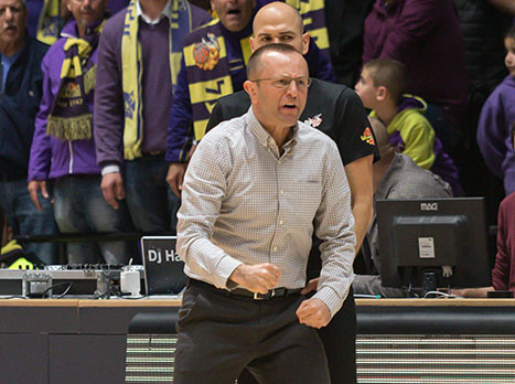 שמיר חולם על ניצחון 52 כמאמן חולם (מנהלת הליגה)