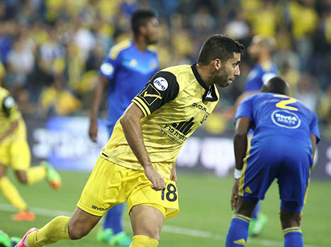 מעט מדי ומאוחר מדי. השער של עזרא לא הספיק (צילום: אלן שיבר)