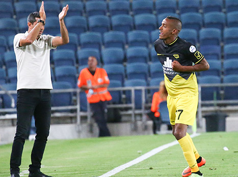 אחראי על עונה פוריה. מימר (דני מרון)