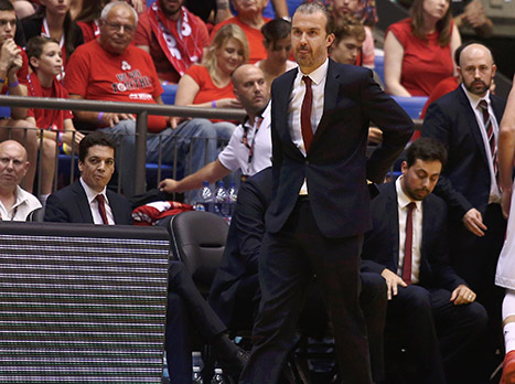 פיאניג'אני כנראה שטף את החבורה שלו במחצית (אלן שיבר)