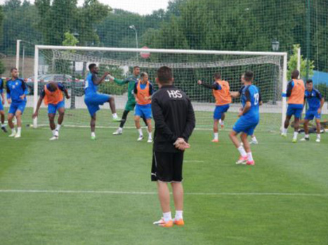 בכר. עדיין מחפש חלוץ (האתר הרשמי)