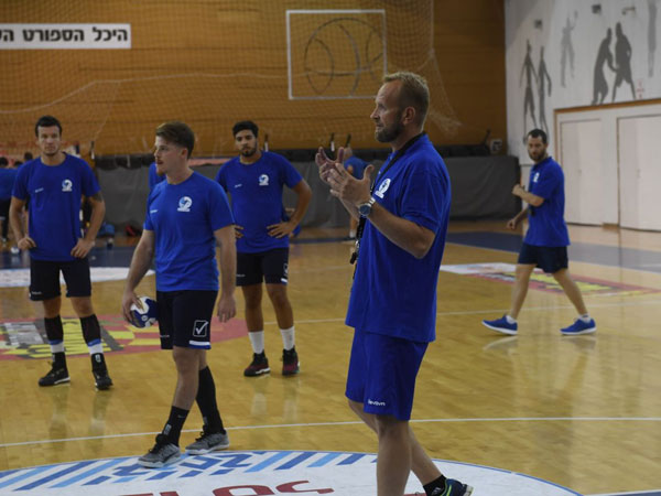 "קיבלנו בית נוח " (עמית שיסל, איגדו הכדוריד)