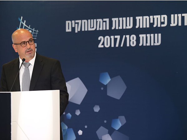 מרוצה מההתקדמות. חסון (אלן שיבר)