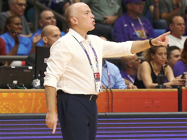 לא הצליח לנקום באיטלקים. אדלשטיין (אלן שיבר)