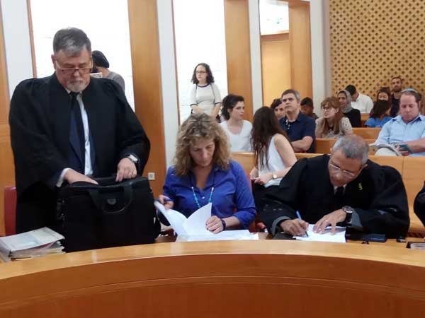 "לא צריך לשנות את הסטטוס קוו". עו"ד בוסי (מימין)