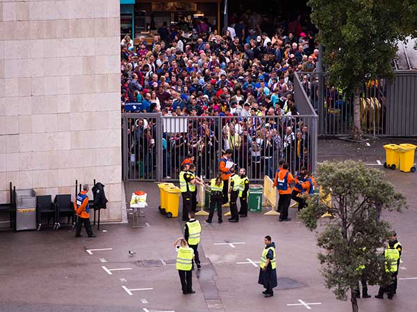 גם מחוץ לאיצטדיון לא היה שקט (getty)