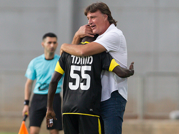 לא הולך לשום מקום, לפחות בינתיים. מוחמד עם דראפיץ' (עודד קרני)