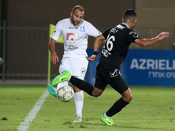 פרחאת. יכניס מהירות למשחק של עכו (יוסי שקל)