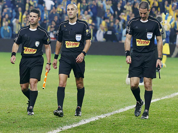 "לקחת שער חוקי זה לא דבר פשוט לקבל" (אלן שיבר)