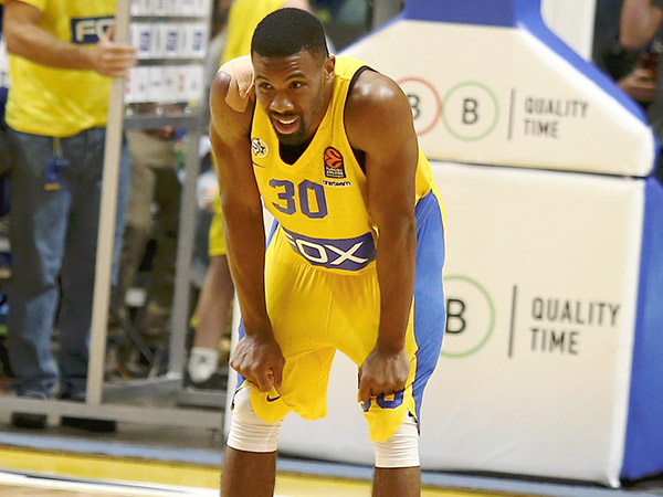 קליעה מחוץ לקשת מול מכבי ת"א - מפתח לניצחונות (אלן שיבר)