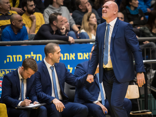 מקנה חשיבות גדולה למשחק ההתקפה. ספאחיה (אלן שיבר)